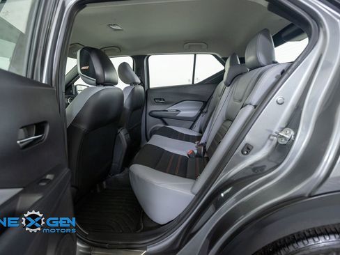 Used 2023 Nissan Kicks SR w/ SR Premium Package FWD image 27