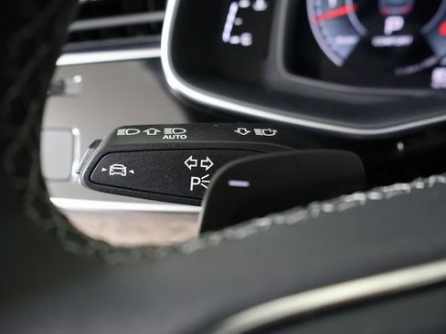 Used 2024 Audi Q8 Premium Plus image 29