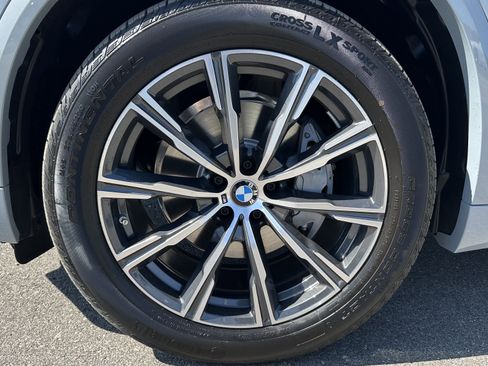 Used 2026 BMW X5 xDrive40i w/ M Sport Package image 12