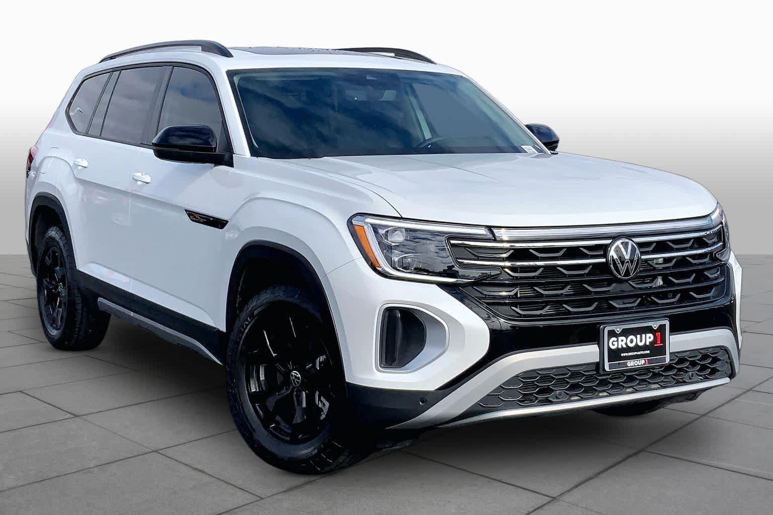 Used 2026 Volkswagen Atlas Peak Edition AWD/4WD image 3