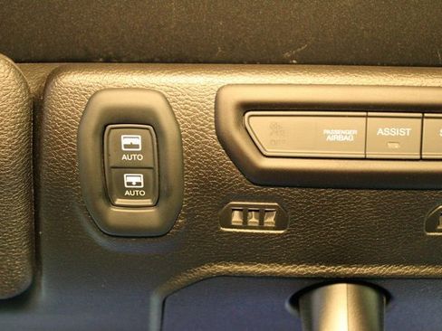 Used 2019 Jeep Wrangler Unlimited Sahara w/ Uconnect 4C Nav & Sound Group image 23