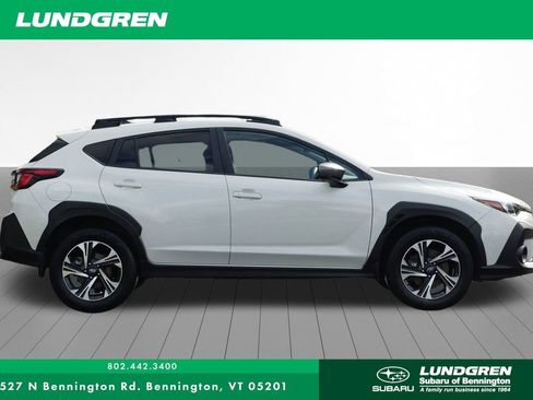 Used 2024 Subaru Crosstrek 2.0i Premium image 2