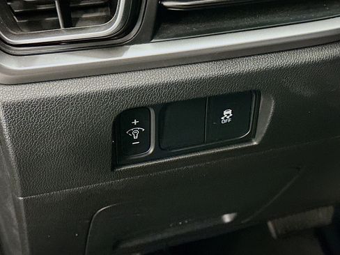 Used 2024 Kia Sorento S image 17