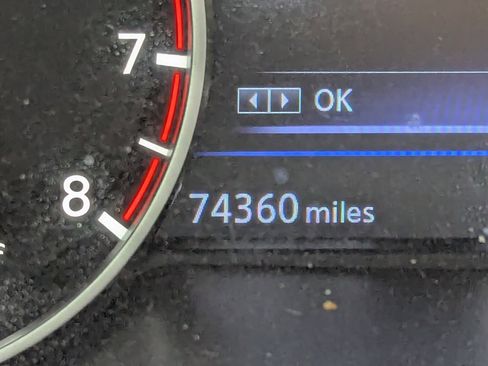 Used 2023 Nissan Maxima SR w/ Sport Mat Group image 5