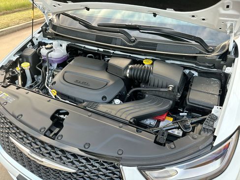 New 2026 Chrysler Pacifica Select image 25