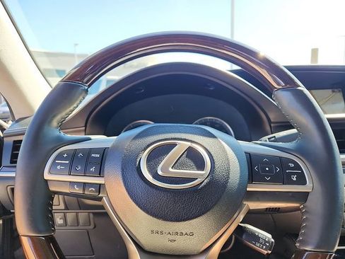 Used 2016 Lexus ES 350 w/ Navigation System Package image 20