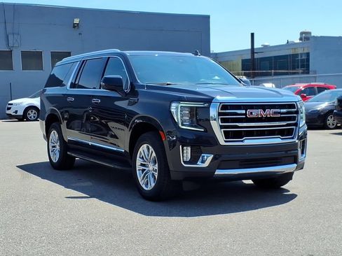 Used 2023 GMC Yukon XL SLT w/ SLT Premium Package AWD/4WD image 27