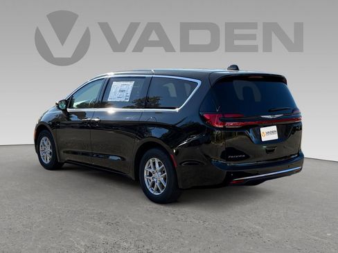 New 2026 Chrysler Pacifica Select image 23