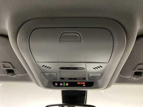 Used 2019 Chevrolet Equinox Premier image 24