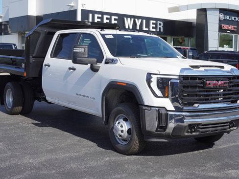 New 2025 GMC Sierra 3500 Pro w/ Convenience Package image 1