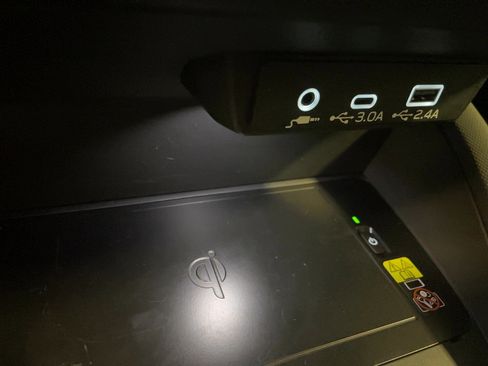 Used 2025 Subaru Forester Touring image 12