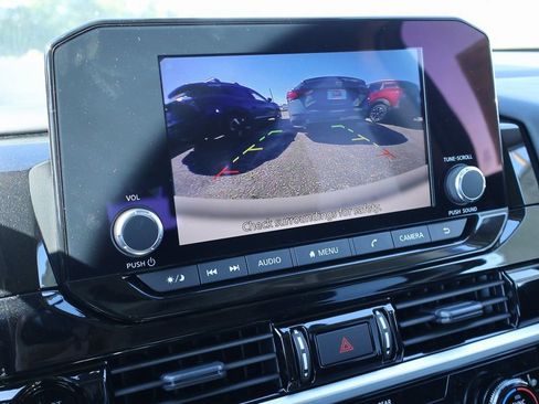 New 2025 Nissan Pathfinder SV w/ SV Premium Package image 4