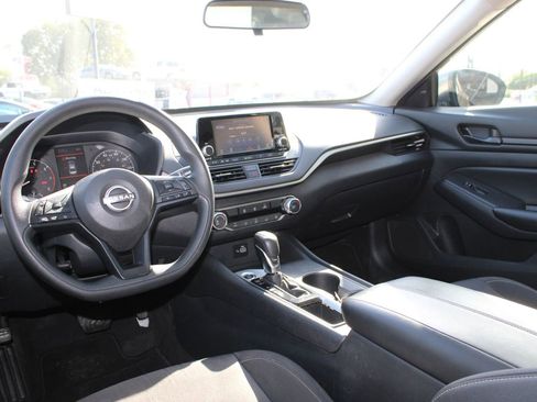 Used 2023 Nissan Altima 2.5 S FWD image 17