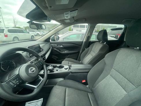 Used 2024 Nissan Rogue SV image 5