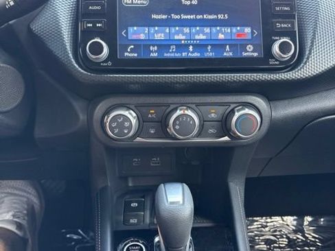 Used 2024 Nissan Kicks SV FWD image 9