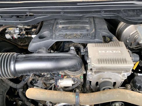 Used 2019 RAM 1500 Laramie AWD/4WD image 33