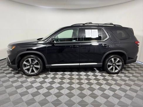 Used 2024 Honda Pilot Elite image 3
