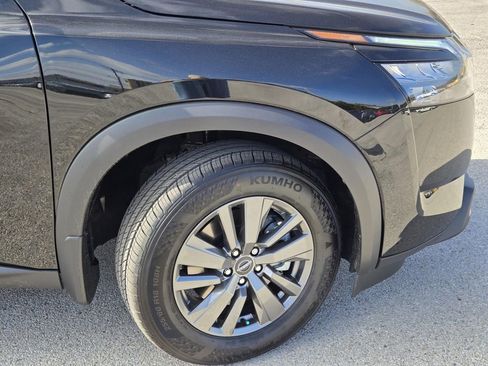 New 2025 Nissan Pathfinder SV w/ Cargo Package image 6
