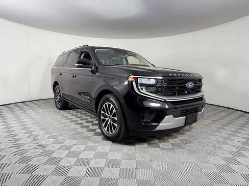 Used 2025 Ford Expedition Platinum AWD/4WD image 3