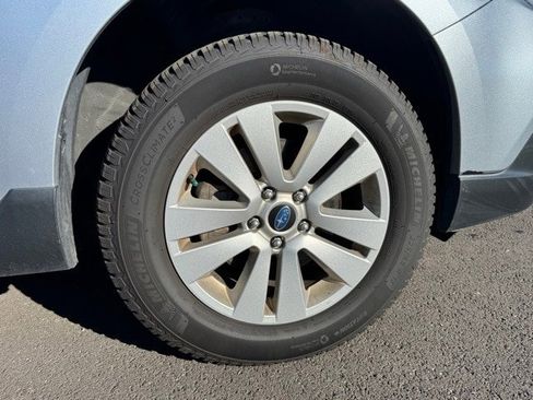 Used 2019 Subaru Outback 2.5i Premium image 10