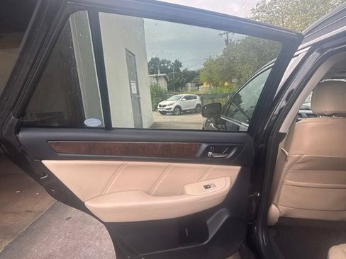 Used 2018 Subaru Outback 2.5i Limited AWD/4WD image 16