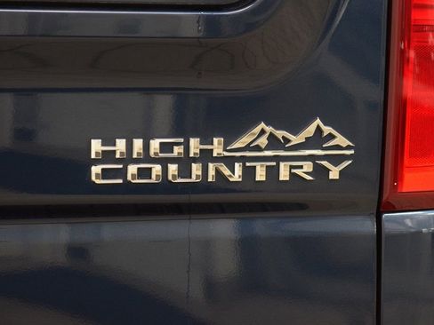 Used 2022 Chevrolet Silverado 1500 High Country w/ High Country Premium Package image 19