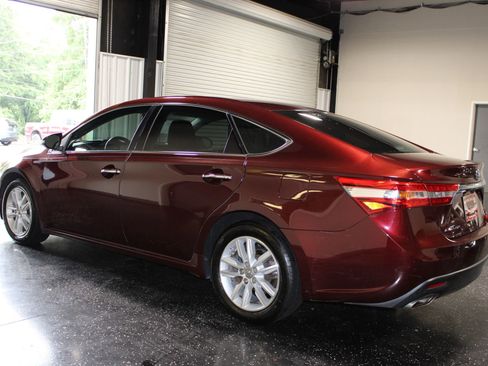 Used 2013 Toyota Avalon XLE FWD image 5