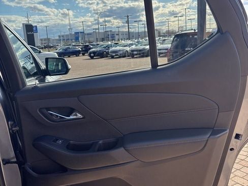Used 2019 Chevrolet Traverse Premier AWD/4WD image 24