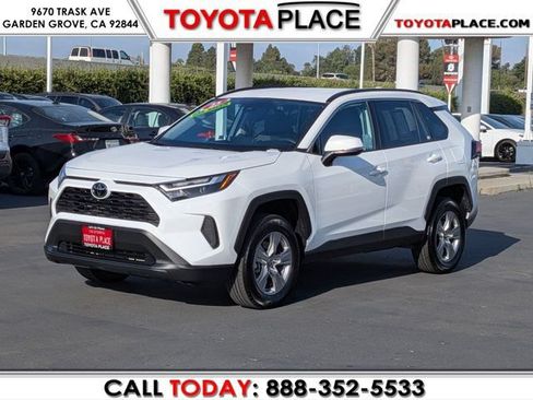 Used 2025 Toyota RAV4 XLE FWD image 1