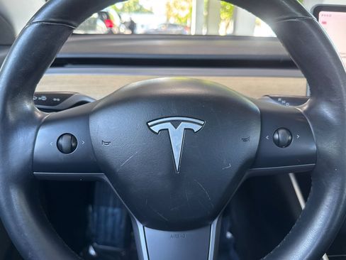 Used 2018 Tesla Model 3 Long Range RWD image 16