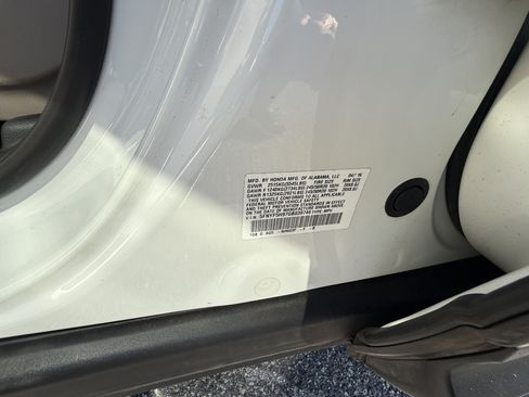Used 2016 Honda Pilot Touring image 38