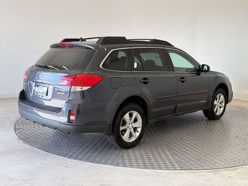 Used 2013 Subaru Outback 3.6R Limited w/ Moonroof Pkg image 9