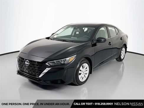 Used 2025 Nissan Sentra S image 1