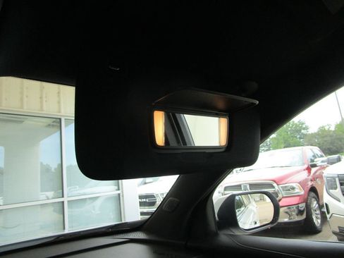 Used 2025 Buick Enclave Preferred FWD image 46