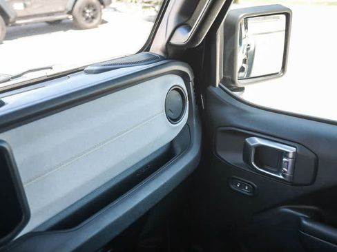 Used 2025 Jeep Wrangler Unlimited Sport AWD/4WD image 24
