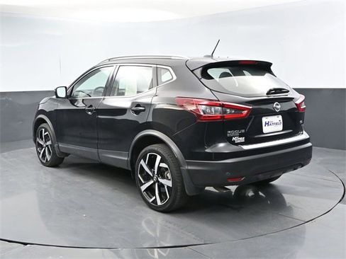 Used 2022 Nissan Rogue Sport SL w/ Premium Package image 4