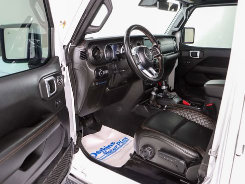 Used 2021 Jeep Wrangler Unlimited Sahara AWD/4WD image 3