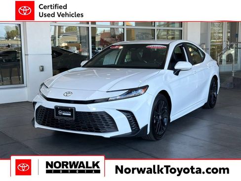 Certified 2026 Toyota Camry SE w/ Convenience Package FWD image 1