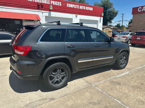 Used 2011 Jeep Grand Cherokee Laredo AWD/4WD image 5