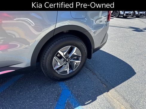 Certified 2023 Kia Sorento EX w/ Panoramic Sunroof Package FWD image 14