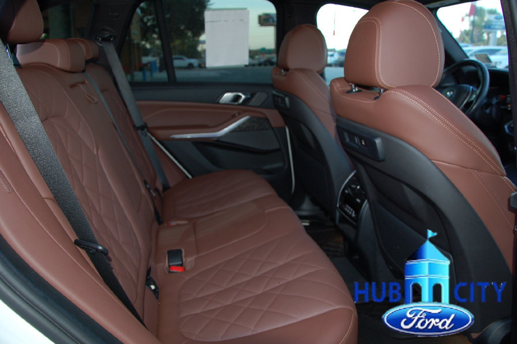 Used 2023 BMW X5 xDrive40i w/ Premium Package AWD/4WD image 14
