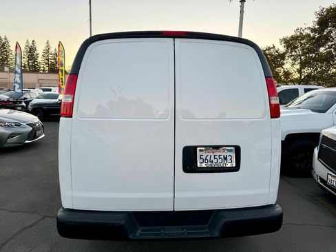 Used 2022 Chevrolet Express 3500 w/ Driver Convenience Package image 7