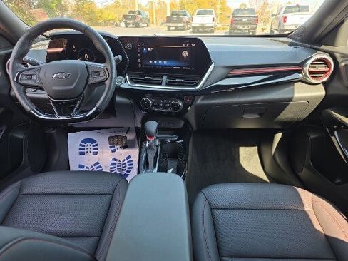 Used 2024 Chevrolet Trax RS w/ Driver Confidence Package image 2