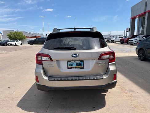 Used 2017 Subaru Outback 2.5i Limited AWD/4WD image 5