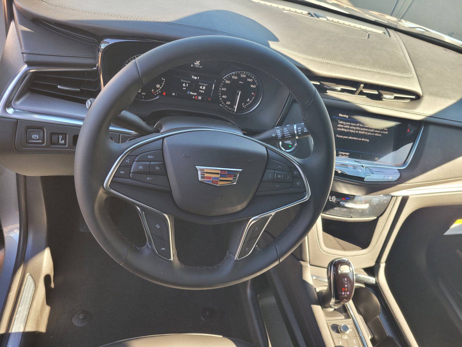 New 2026 Cadillac XT5 Luxury w/ LPO, ONYX Package AWD/4WD image 10