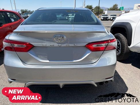 Used 2019 Toyota Camry SE FWD image 19