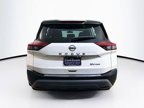 Used 2023 Nissan Rogue SV image 7