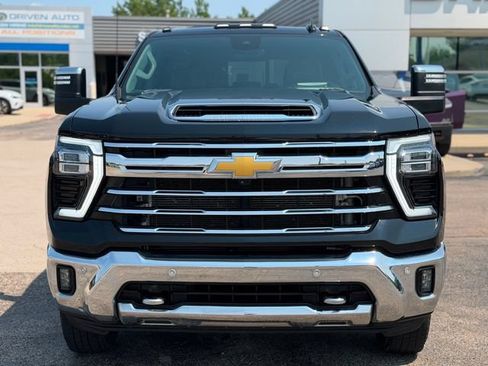Used 2024 Chevrolet Silverado 3500 LTZ w/ LTZ Plus Package AWD/4WD image 2