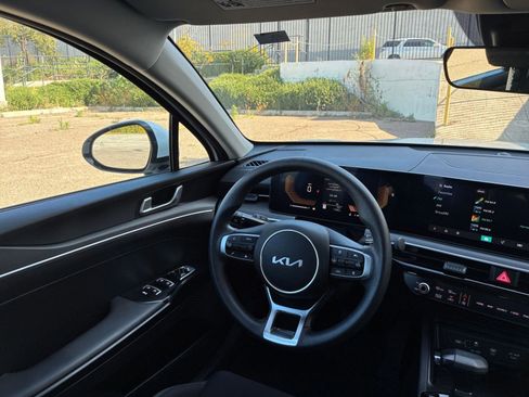 Used 2025 Kia K5 LXS image 33