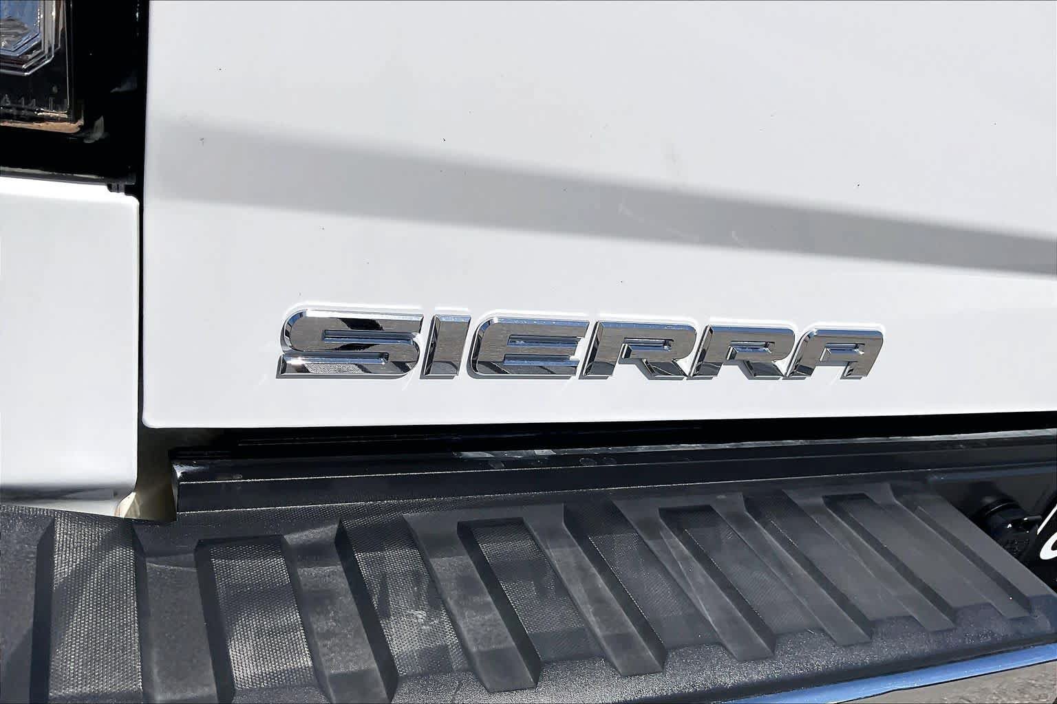 Used 2018 GMC Sierra 1500 SLT AWD/4WD image 10